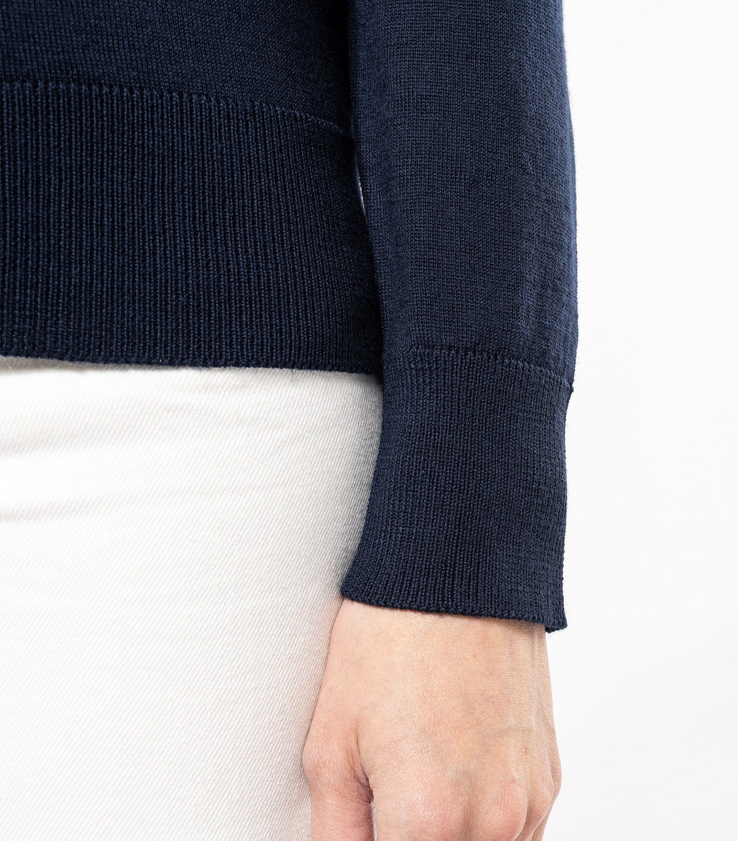 Stickad Pullover V-ringad